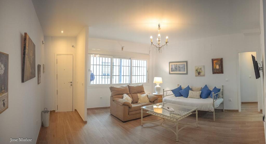 Penaflor Apartment | Modern Apartment in Peñaflor with Air Conditioning - 85 m²