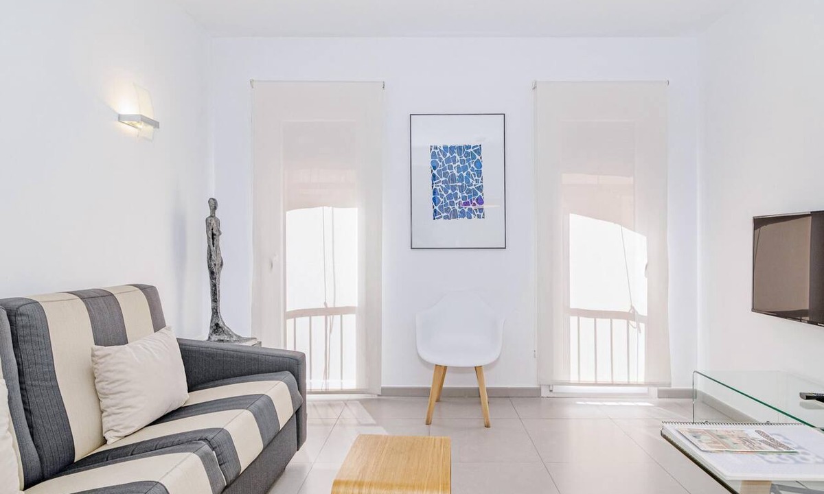 Centro - Sagrario Apartment | Modern, centrally located and with free car park