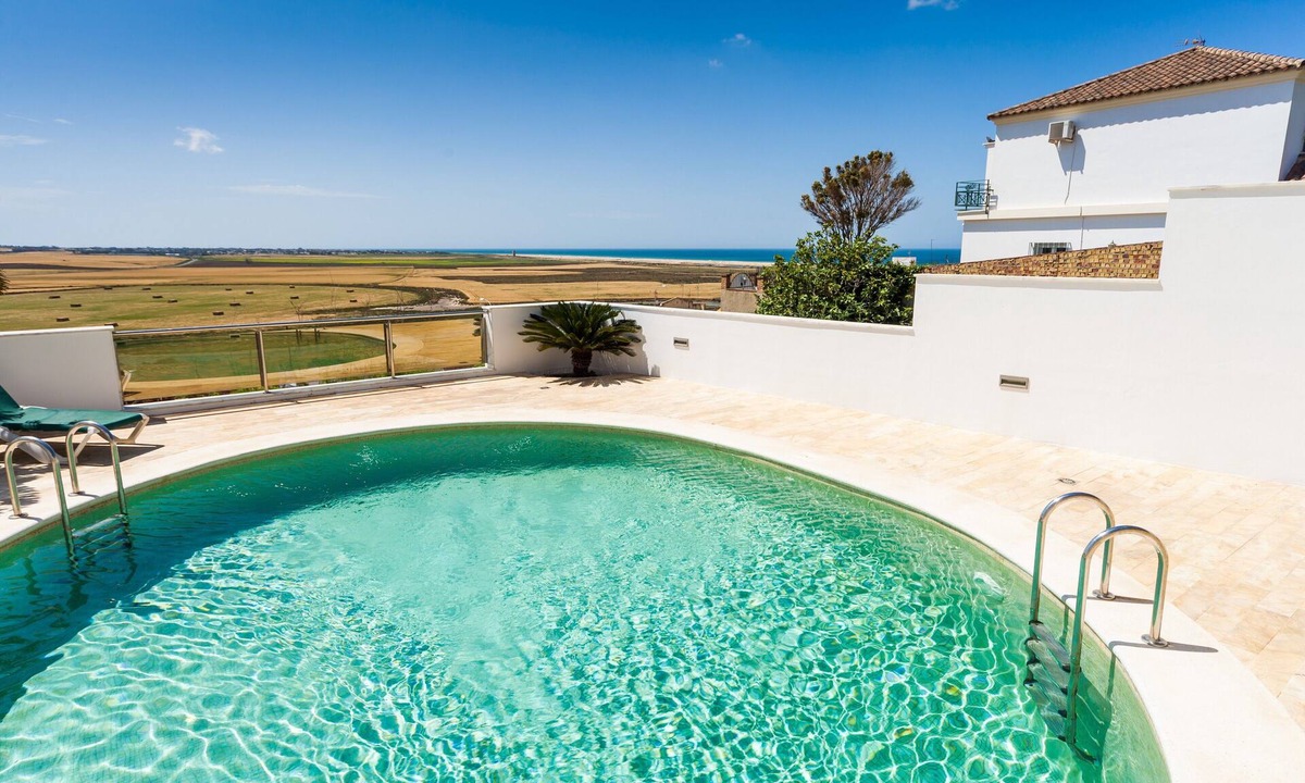 Conil de la Frontera City Center Apartment | Modern Holiday Apartment "Arena" With Sea View