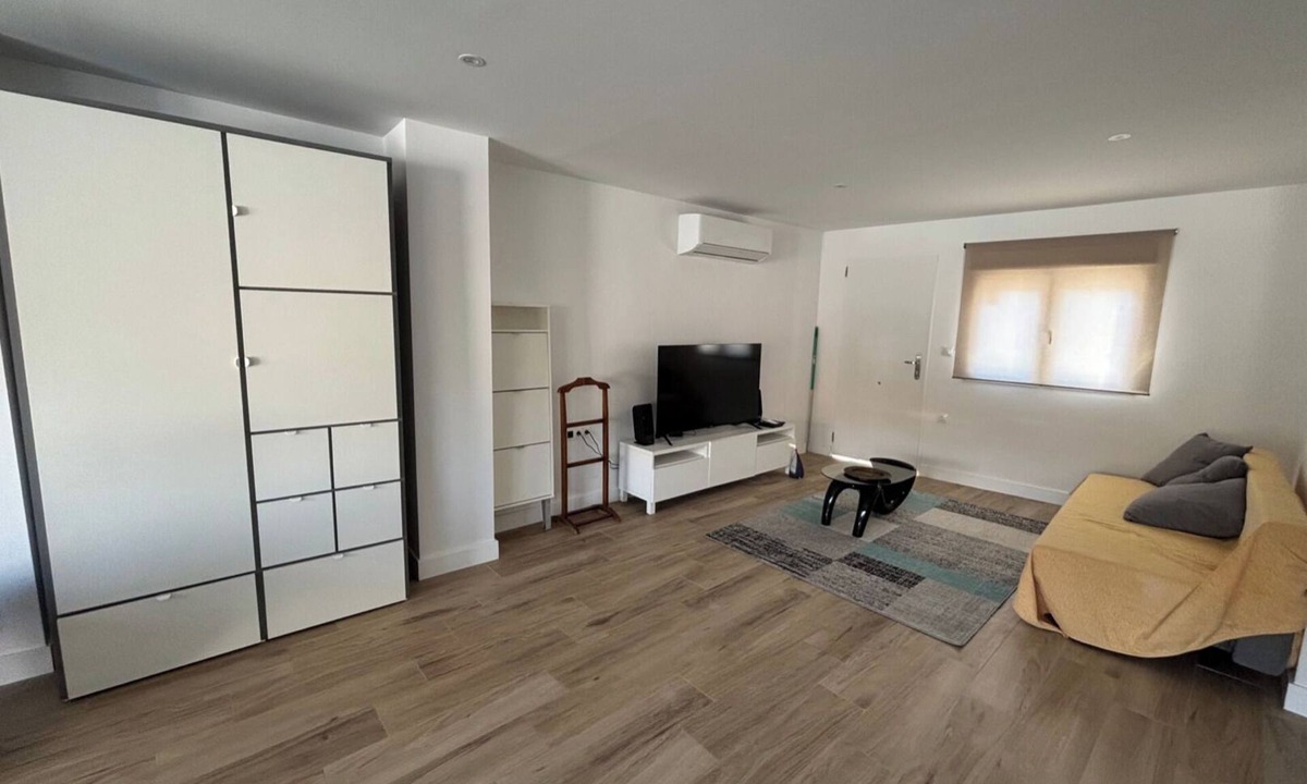 Puerto de la Torre Apartment | Modern Studio Retreat with Private Pool & Mountain Views in Málaga