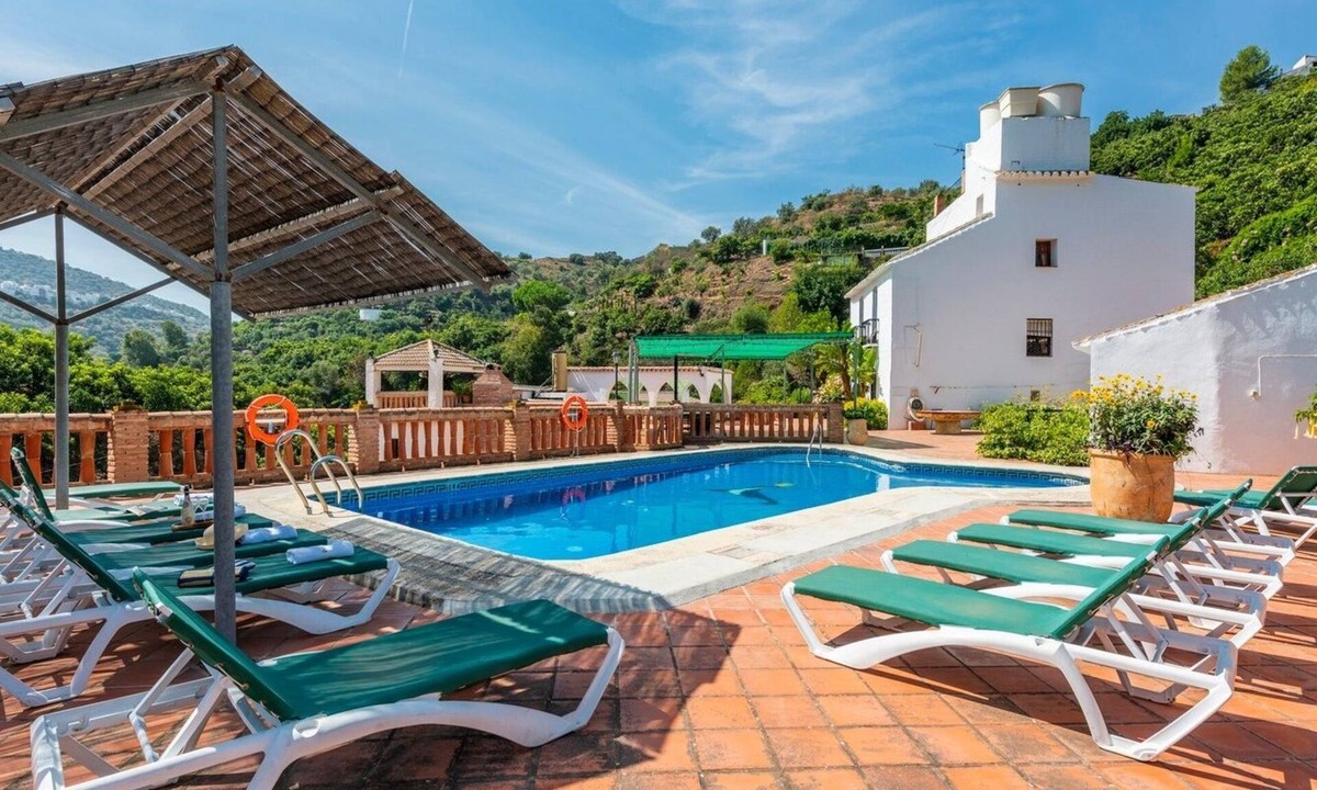 Sayalonga Villa | Molino de Sayalonga by Ruralidays