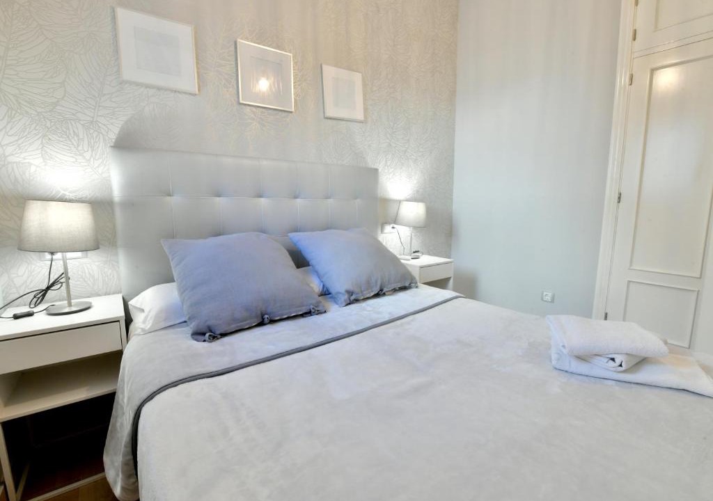 Huerta de Santa Teresa Apartment | MS4 Apartamentos Nervión para 3 personas