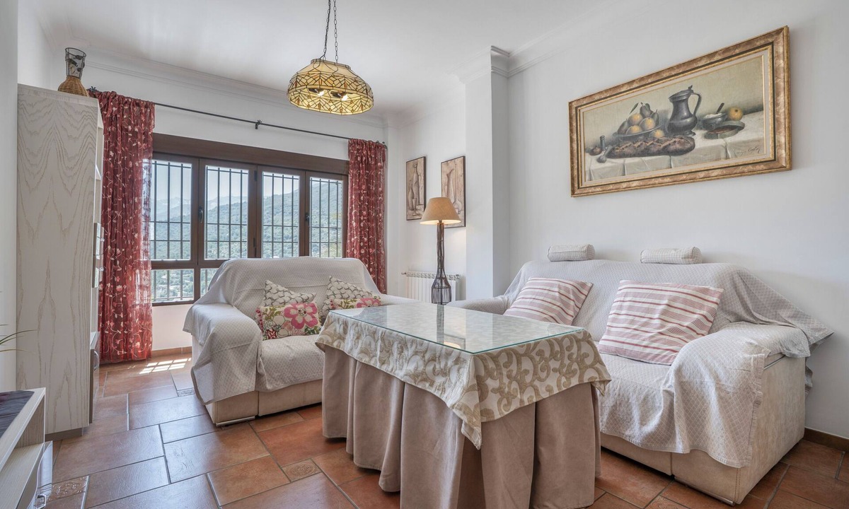 Guejar Sierra Apartment | Mulhacén Apartment with Mountain Views and Wi-Fi