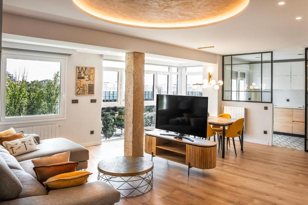 Burgos Apartment | Museo Evolución - Apartamentos Burgos Deluxe