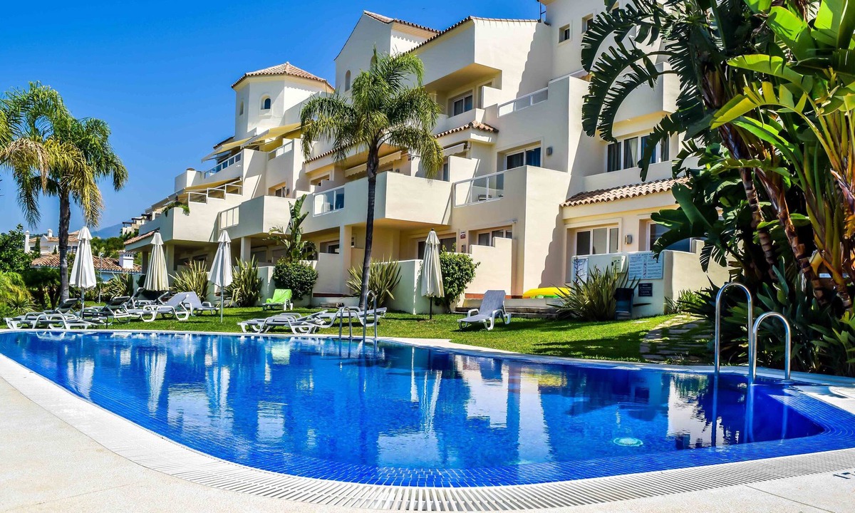 Benahavis Apartment | New high-end apartment. Magnificent view. Indoor and outdoor pools