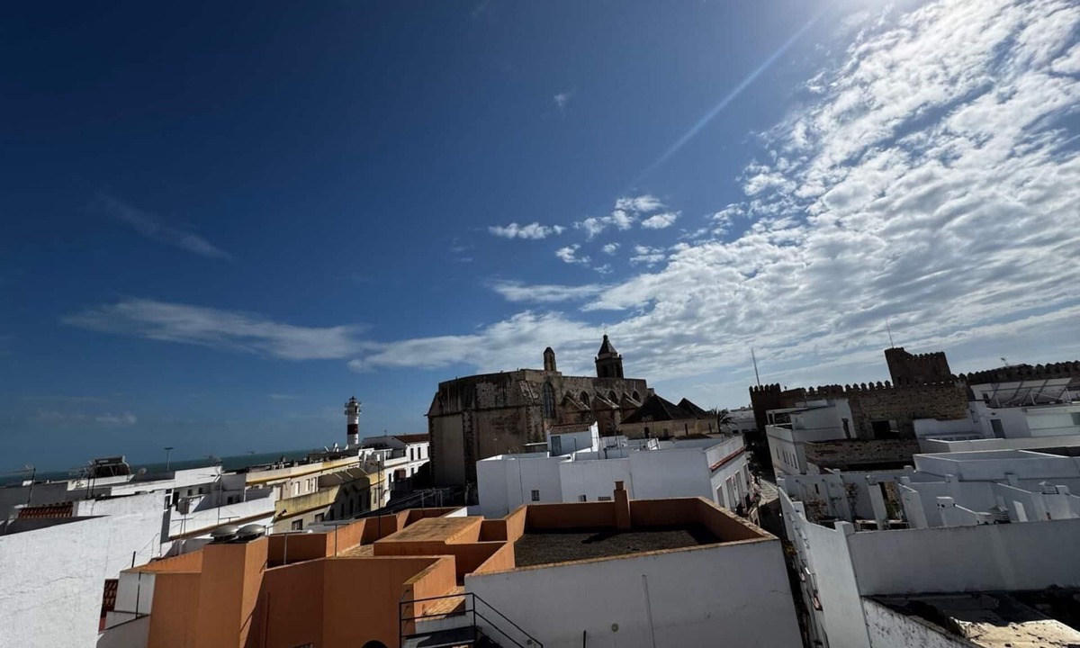 Rota Apartment | Newly renovated apartment in the historic center, next to the seafront promenade