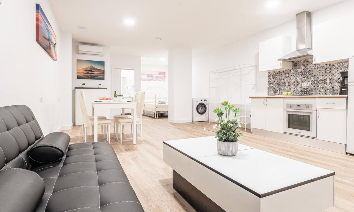 Distrito Macarena Apartment | Newly renovated multicultural zone
