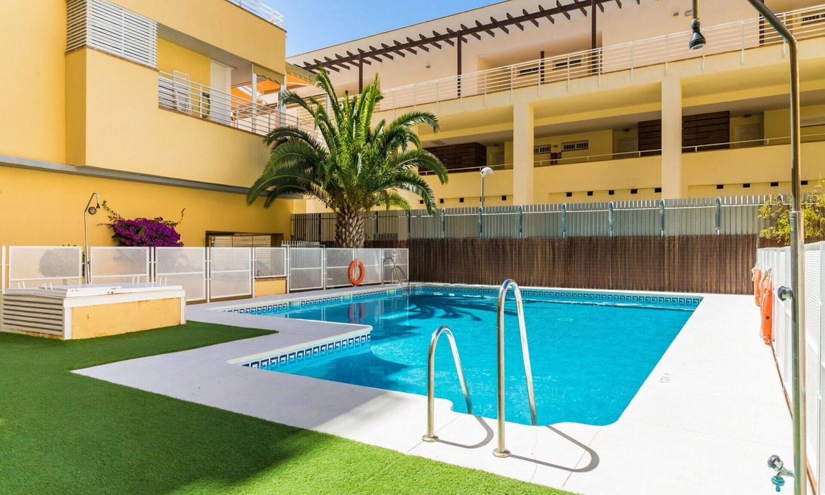 Isla Cristina Apartment | Nice apartment for 5 guests with pool, A/C, WIFI, TV and balcony