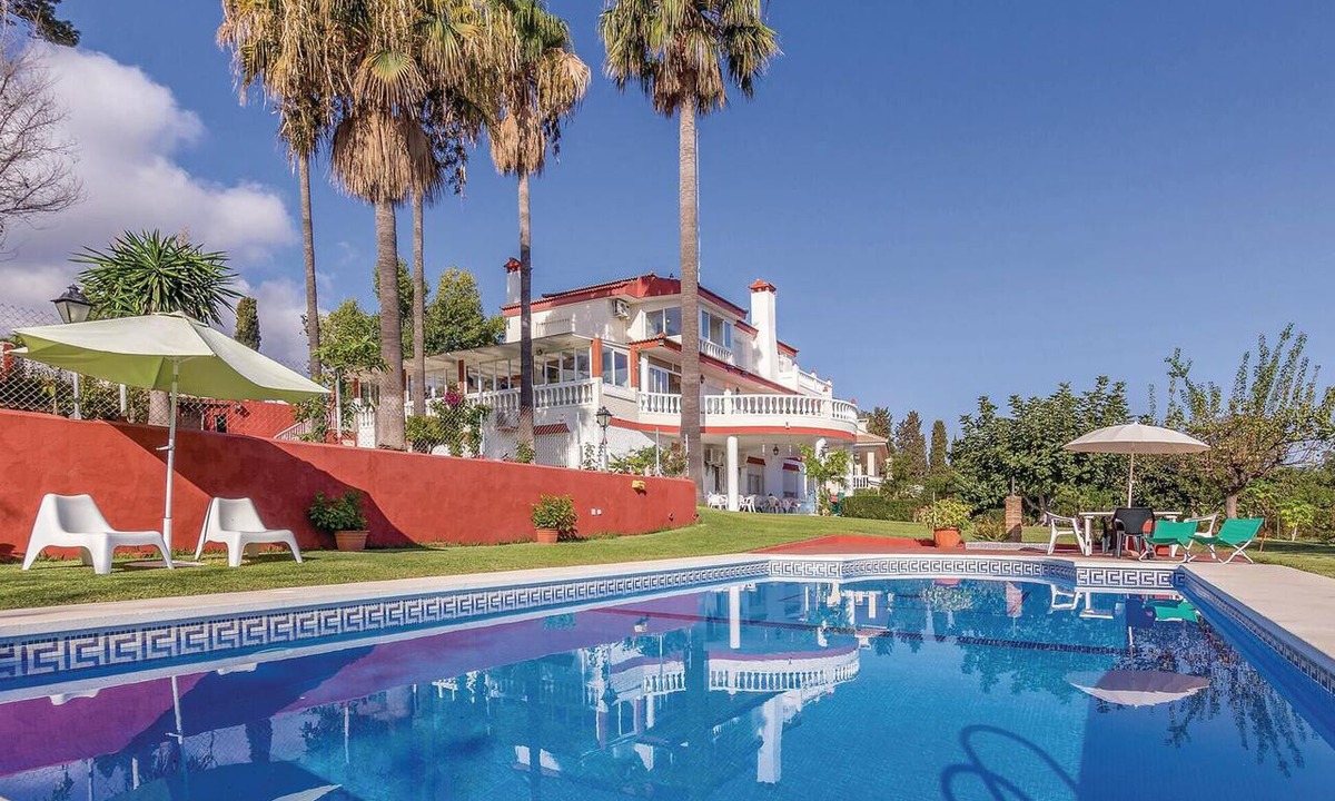 El Olivar Apartment | Nice apartment in Malaga with swimming pool