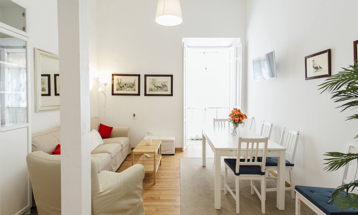 Encarnacion-Regina Apartment | One & Lux - Alcazares 1