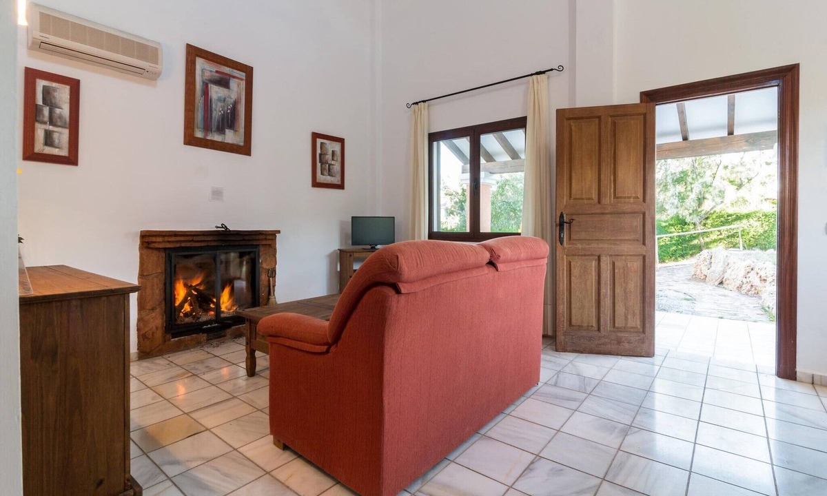 Pozo Alcon House | Outdoor Ibipozo Retreat with Pool