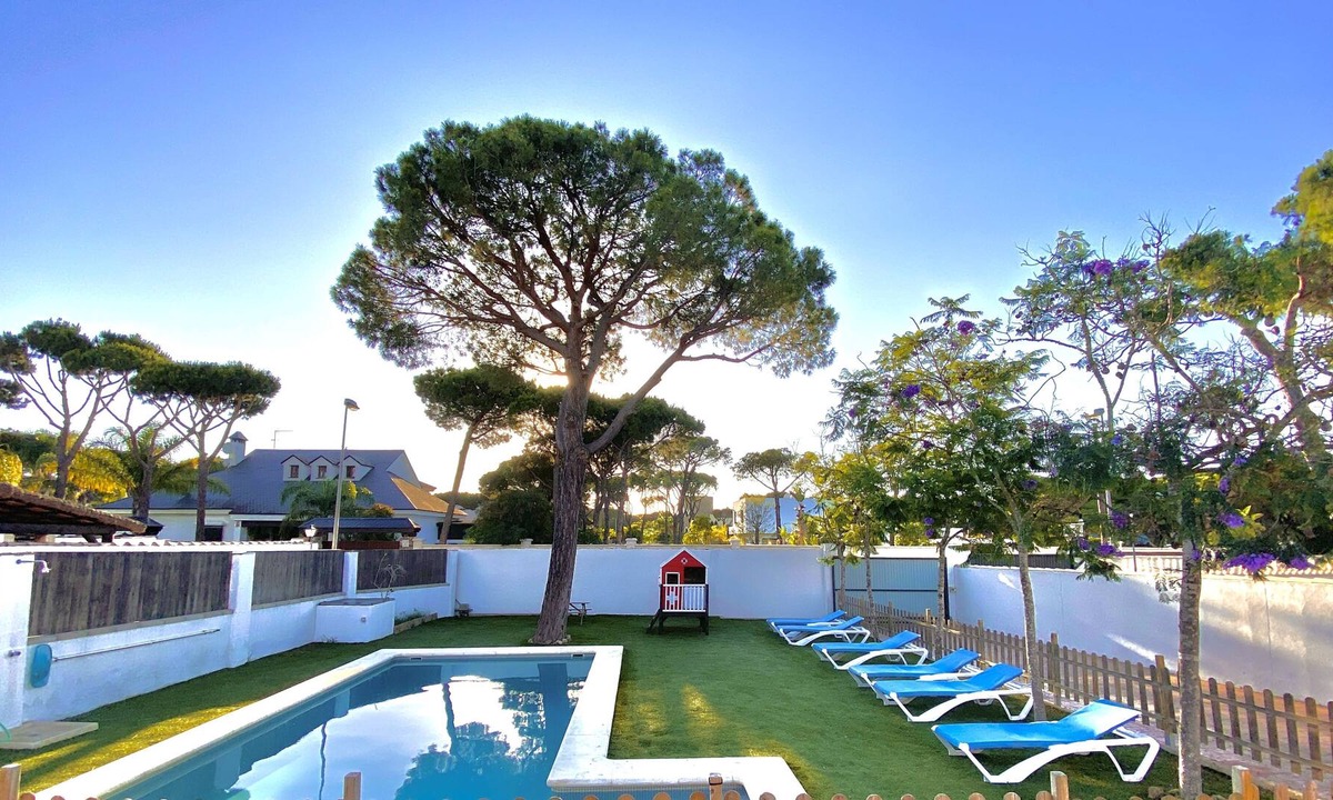 Poblado Sancti Petri Ski Chalet | Parisian House