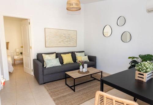 Las Acacias Apartment | Pedregalejo Madueño 10