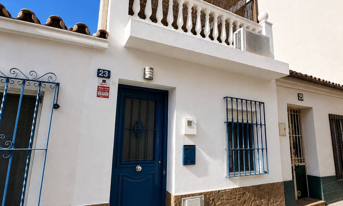 Parque Ayala House | Penthouse with bbq: Enjoy the sun and the beach 5 minutes walk! Ideal for families