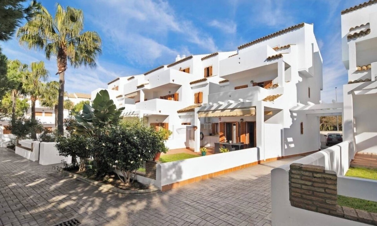 Poblado Sancti Petri Apartment | Perfect getaway: apartment near La Barrosa