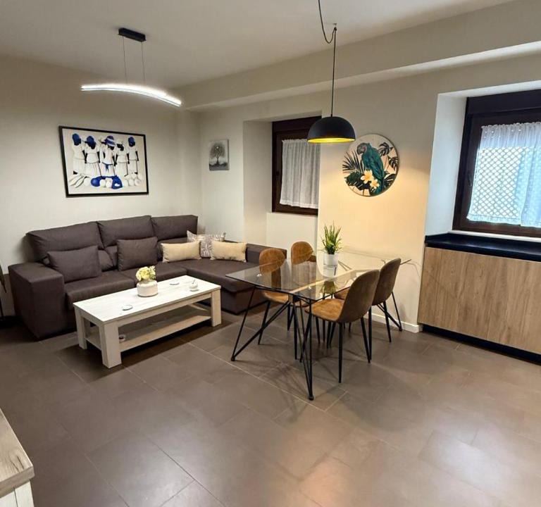 Jaen Apartment | Pilar8 - Bonito y céntrico apartamento con parking y Piscina