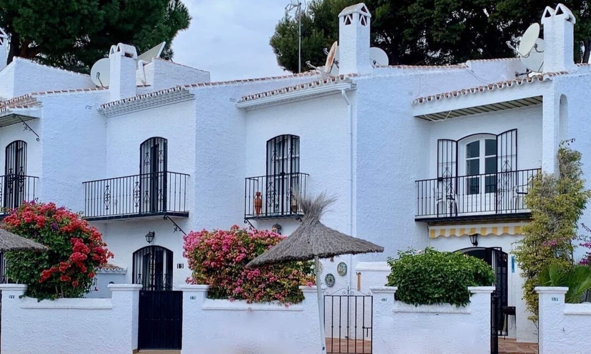 Nerja City Centre House | Pinos 17 Menyber