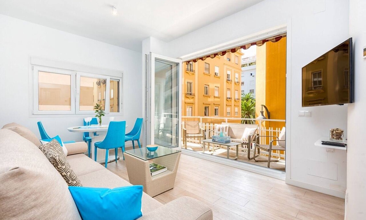 Ensanche Centro Apartment | Pinzon - Holiday home in Malaga
