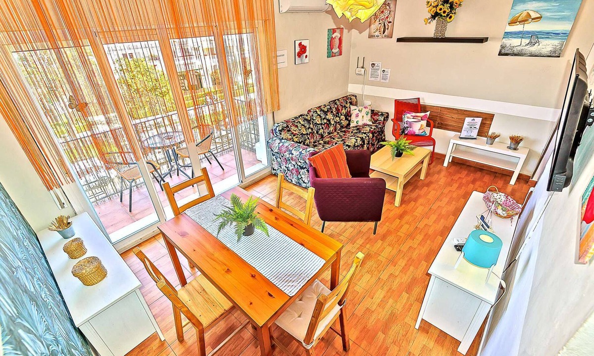 El Puerto de Santa Maria Apartment | Plaza de Toros 3-Bedroom Apartment with Balcony