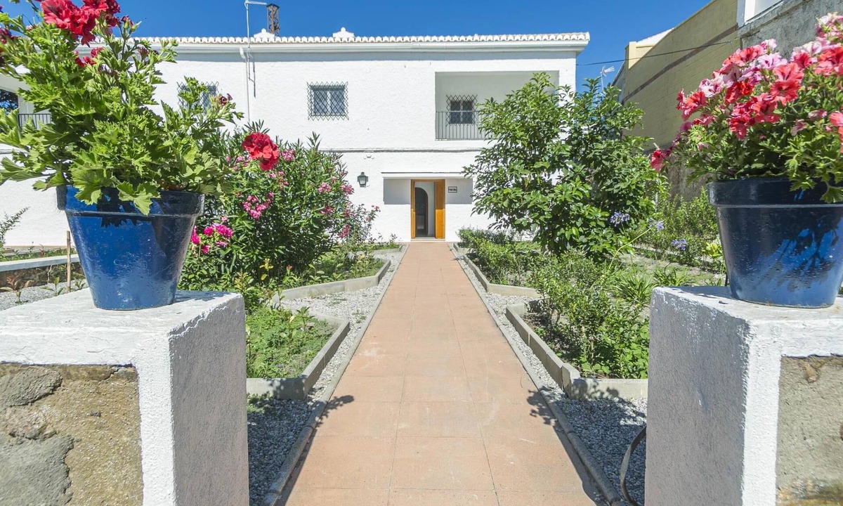 Orgiva Villa | POQUEIRA, 5 Bedroom House in Complejo Rural Orgiva