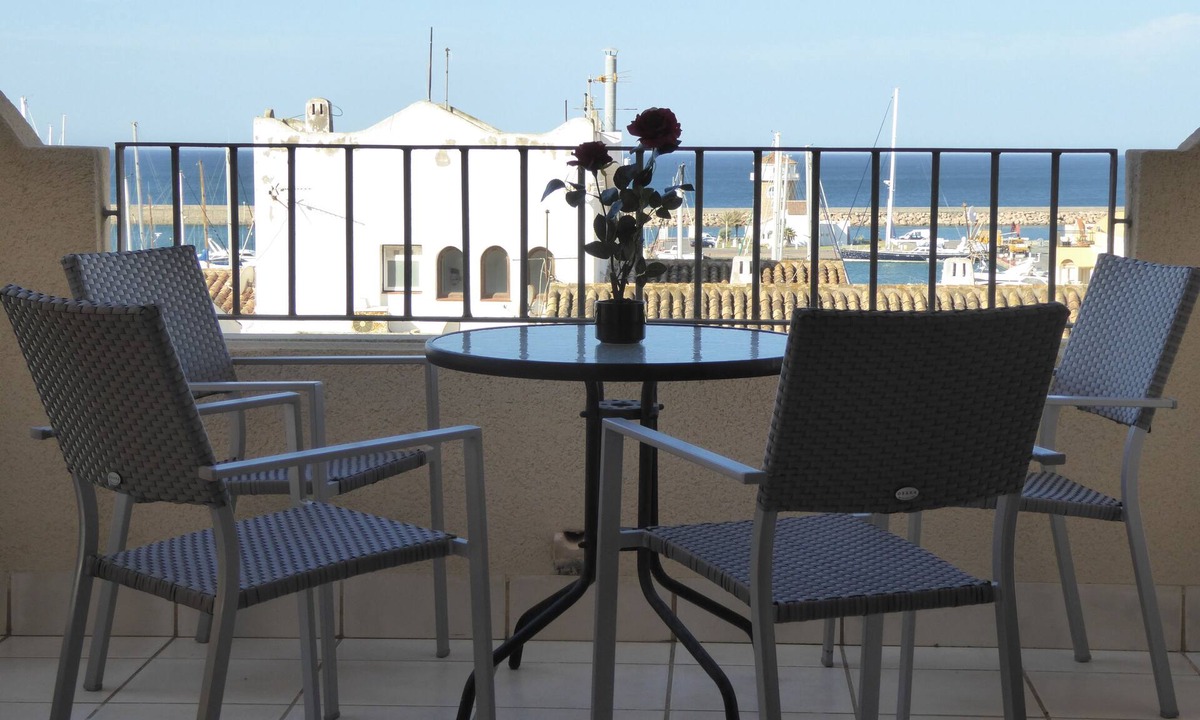 Almerimar Apartment | Porto Fino Apartment with Marina and Sea Views (Wi-Fi included)