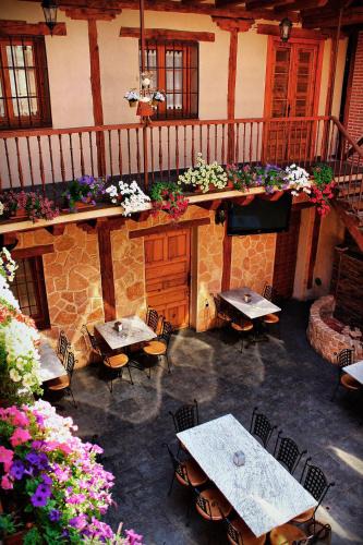 Fuentepelayo Hotel | Posada Estrella Matutina