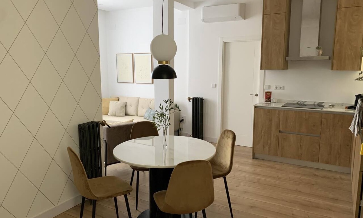 Jeronimos Apartment | Prado Museum Apartment in Retiro Park, Madrid