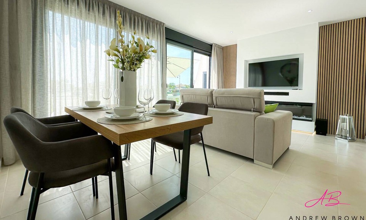 Torre-Pacheco Apartment | Premium Ground Floor 2 Bed 2 Bath Apartment with Pool & Private Garden & Carpark
