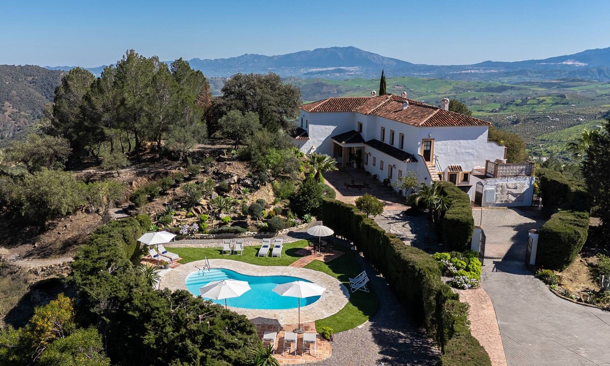 Casarabonela Villa | Private Hilltop Villa for 20 Guests · 9BR · Pool & Panoramic Views