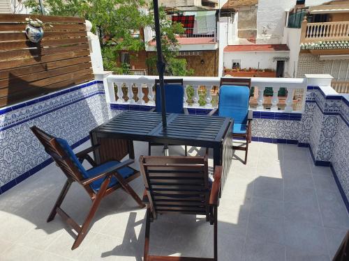El Palo House | Private townhouse with roof terrace close to the beach