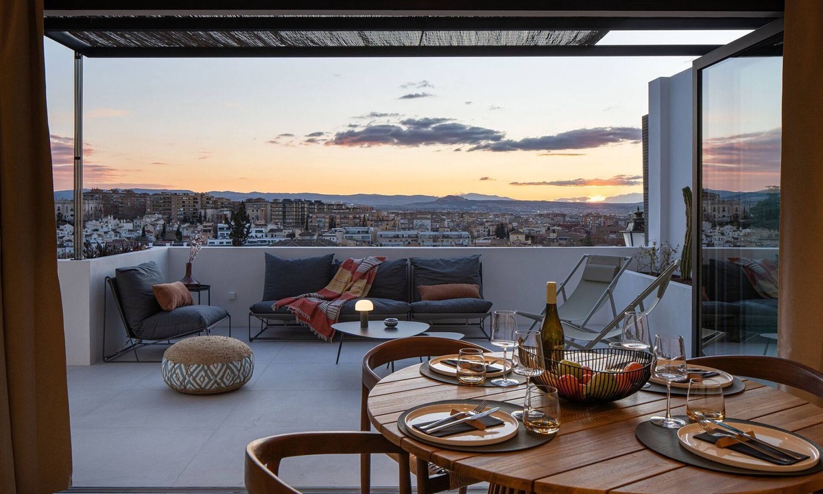 Genil Apartment | Privater Pool - Terrasse mit Aussicht - Tolle Lage by Interhome