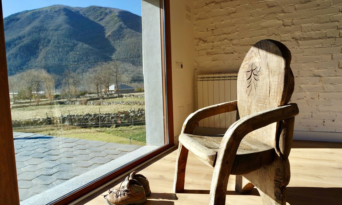 Sosas de Laciana House | Quiet design duplex with mountain views