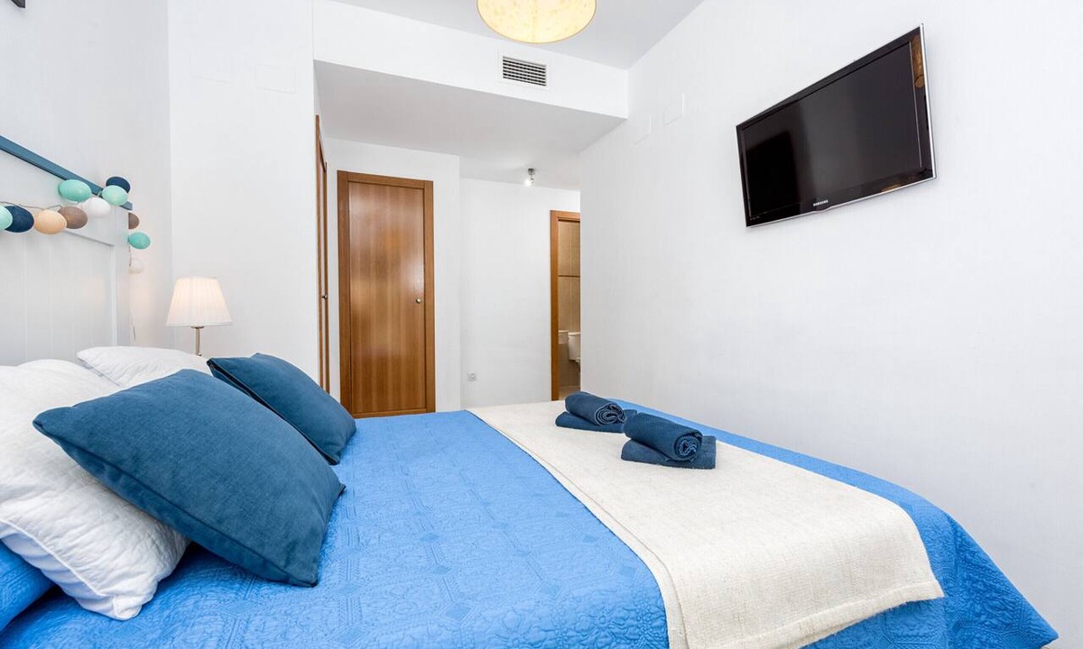 Rincon de la Victoria Apartment | RELAX BY THE SEA, POOL, WIFI A/C.