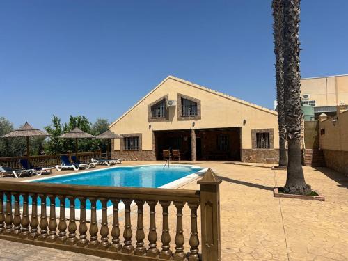 Cuevas de San Marcos House | Relax y piscina privada para familias