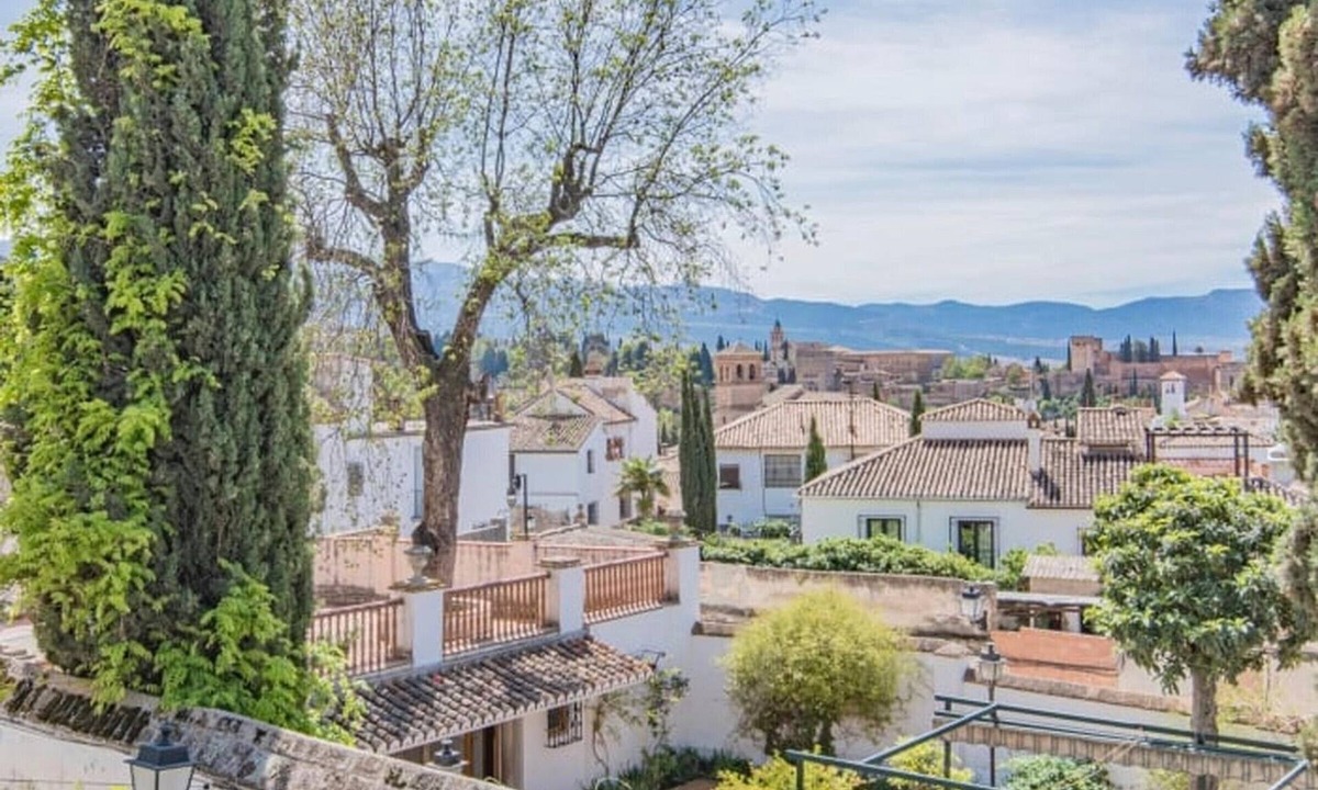 Beiro Apartment | Relaxing house in Granada with seasonal pool