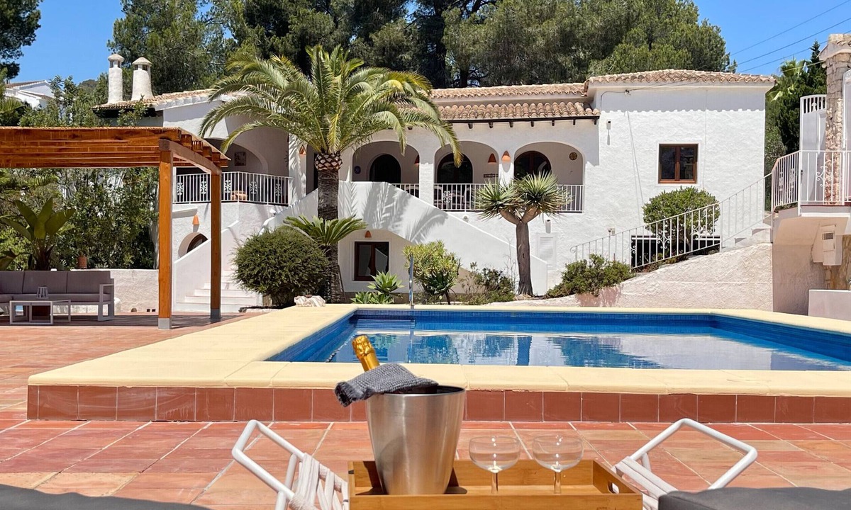 Fanadix Villa | Renovated Mediterranean villa in Benissa for 10 people with 14x5 m swimming pool, parking for 4 cars and mountain views - Villa Mirasol