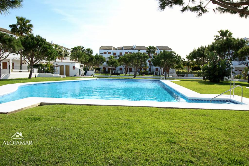 Poblado de Sancti Petri Apartment | Residencial Carrajolilla