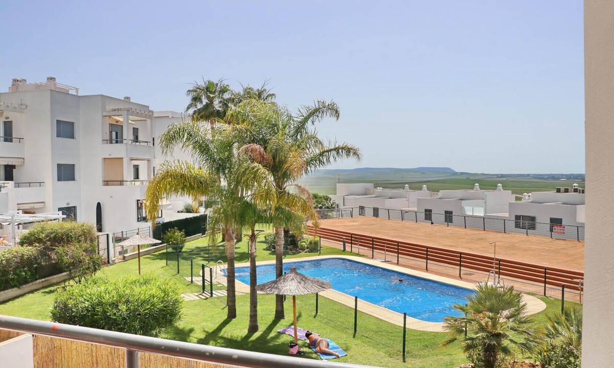 Conil de la Frontera City Center Apartment | Rio Salado apartment in a residential complex with swimming pool