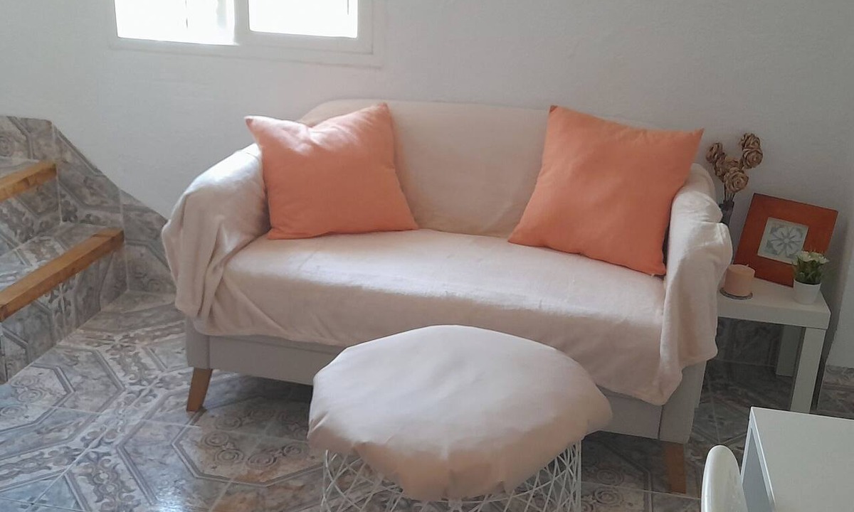 Rute House | Roof Terrace - Pet - WiFi - Parking - Sleeps 4