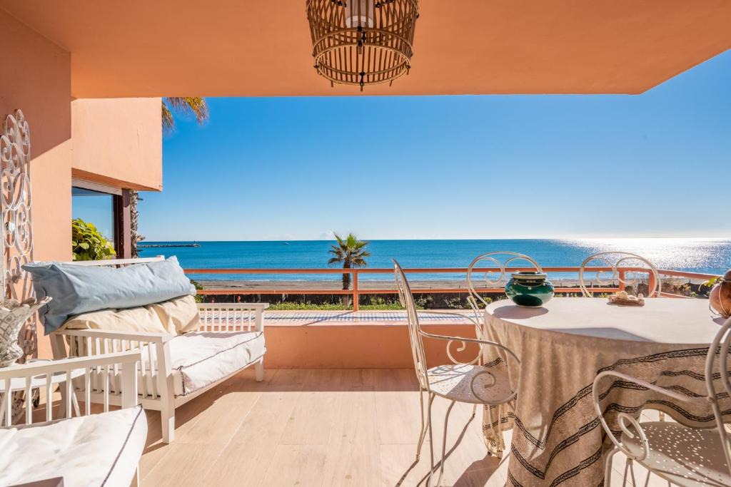 Sotogrande Apartment | Royal Front Beach Apartment
