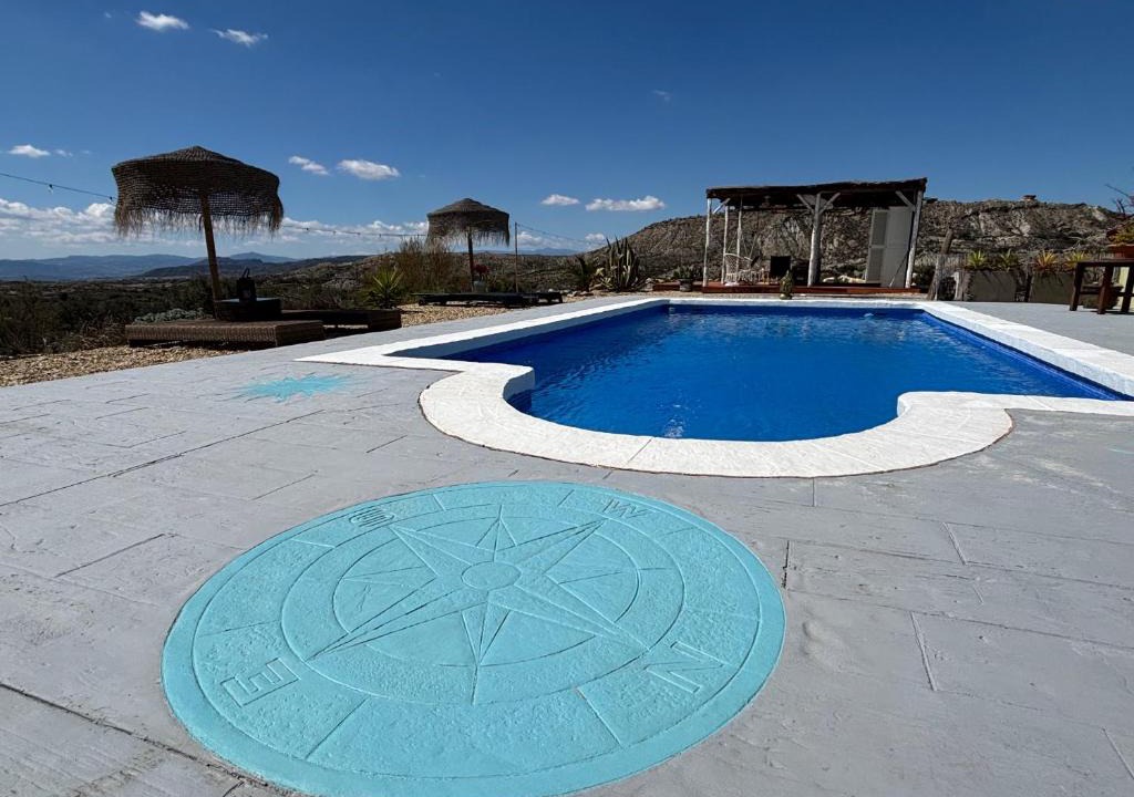 Huercal-Overa Villa | Ruime cortijo met zwembad in Andalusië ideaal voor families & groepen 3 appartementen
