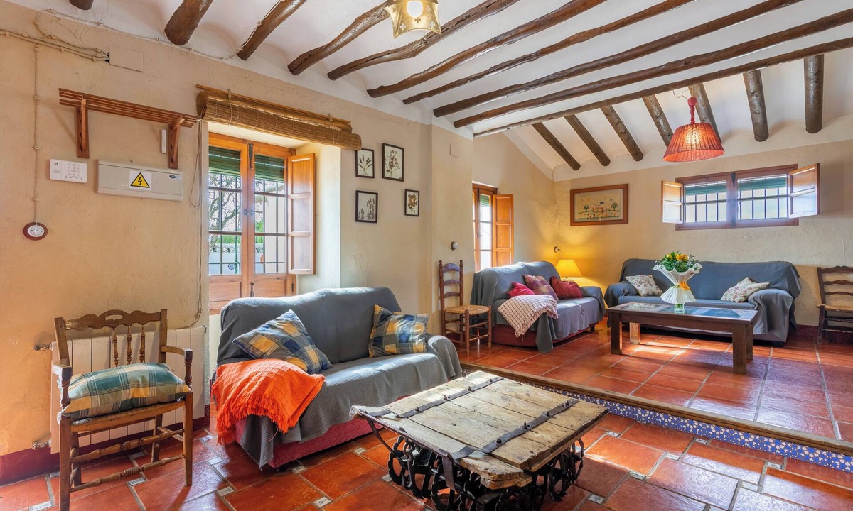 Archidona House | Rural Holiday Home "Cortijo Fuente de Alonso Gomez" with Mountain View & Pool