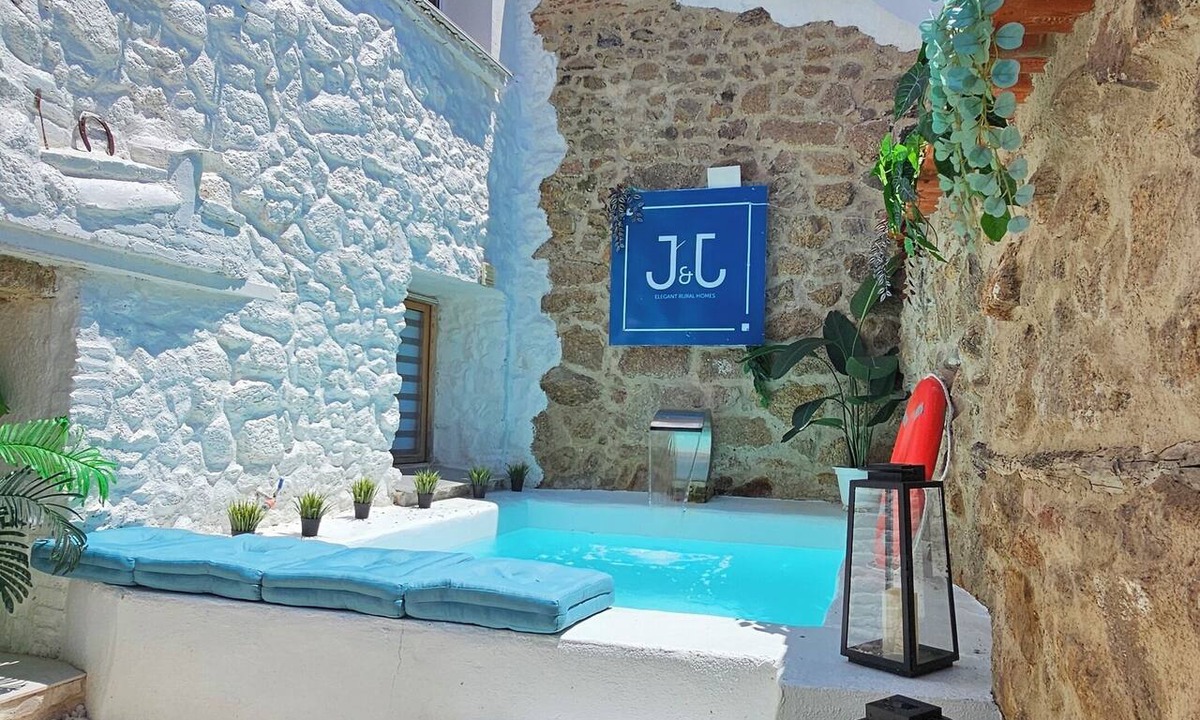 Montanchez Cottage | Rural House El Edén with Swimming Pool and Hydromassage Shower in Barrio Judío de Montánchez
