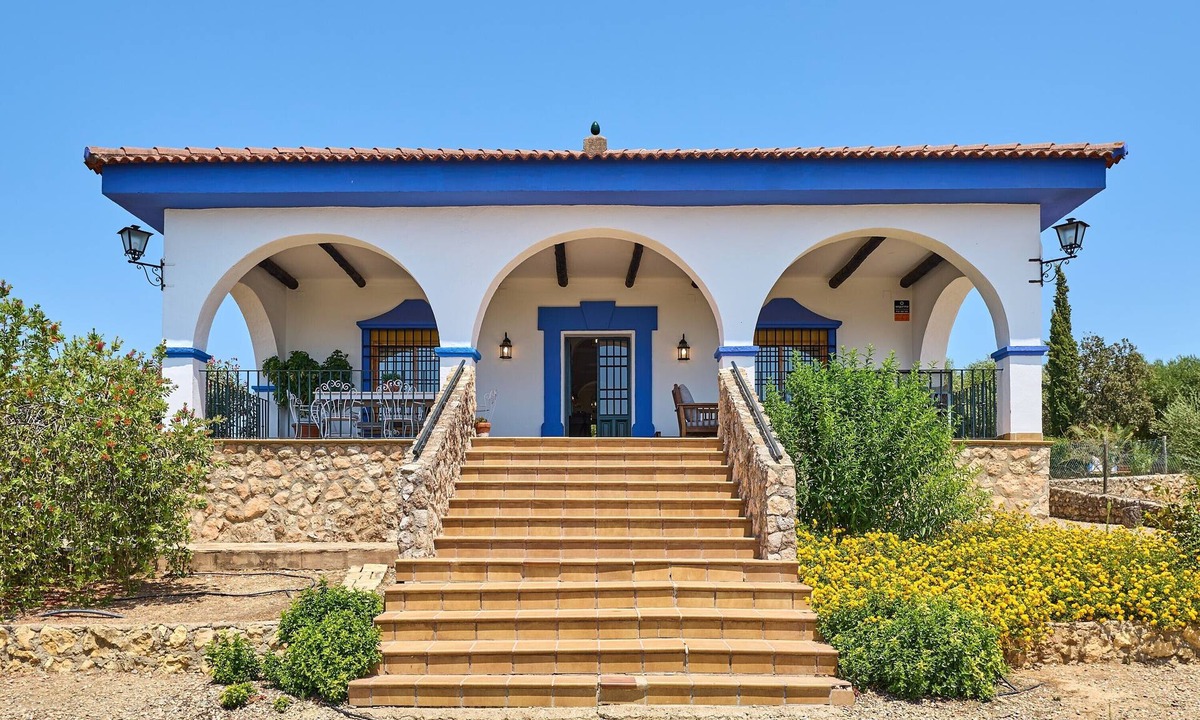 Hornachuelos House | Rural House El Mirador with Pool, Barbecue, Mountain Views & Wi-Fi in Natural Park