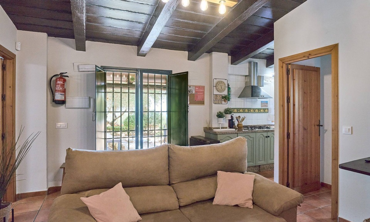 Hornachuelos House | Rural House El Refugio with Pool, Barbecue, Mountain Views & Wi-Fi in Natural Park