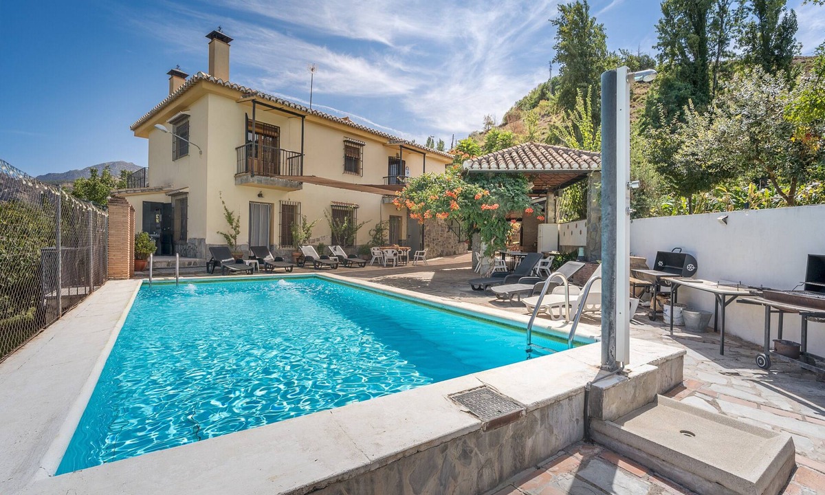 Barrio de la Vega House | Rural House 'Hitos' with Mountain Views, Wi-Fi, and Air Conditioning