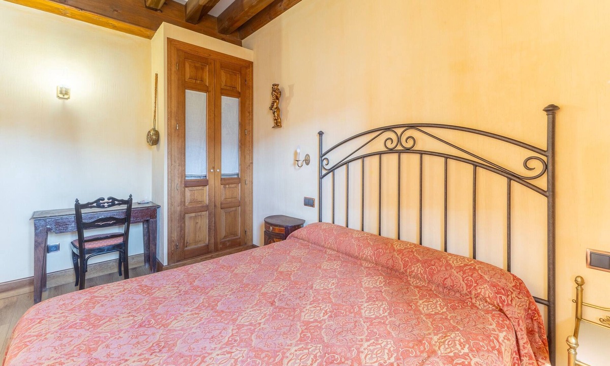 Otero de Herreros House | Rural House 'La Chatarrería De Ferreros' with Mountain View, Private Terrace and Wi-Fi