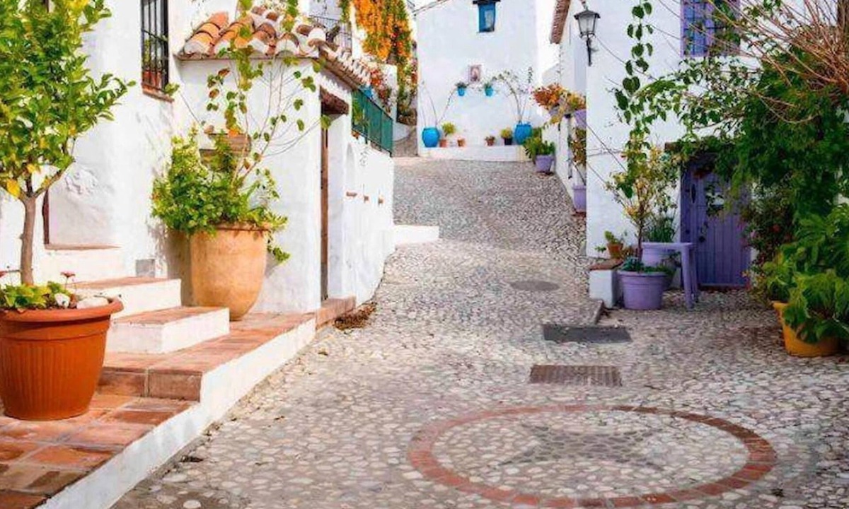 Competa Apartment | Rural study in the acebuchal