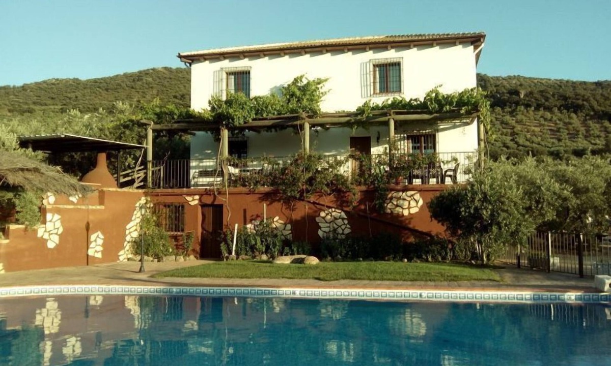 Carcabuey Villa | RUSTIC AND ORIGINAL BED & WIFI