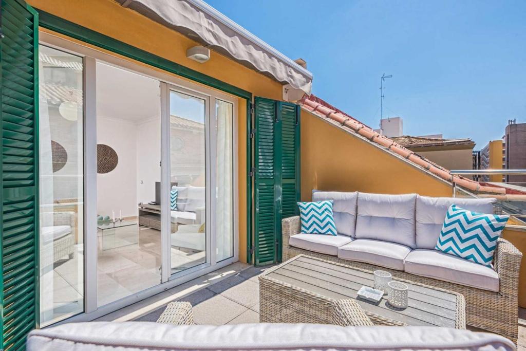Ensanche Centro Apartment | San Lorenzo Penthouse in Malaga by Solaga Holiday Homes